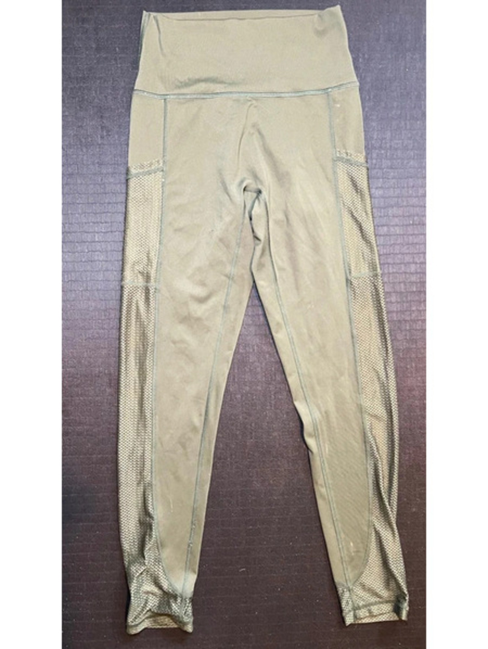 Green Aerie workout legging